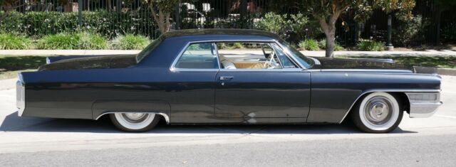 Cadillac DeVille 1965 image number 25