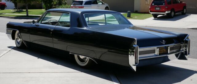 Cadillac DeVille 1965 image number 3