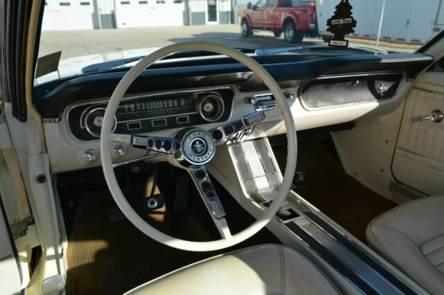 Ford Mustang 1965 image number 15