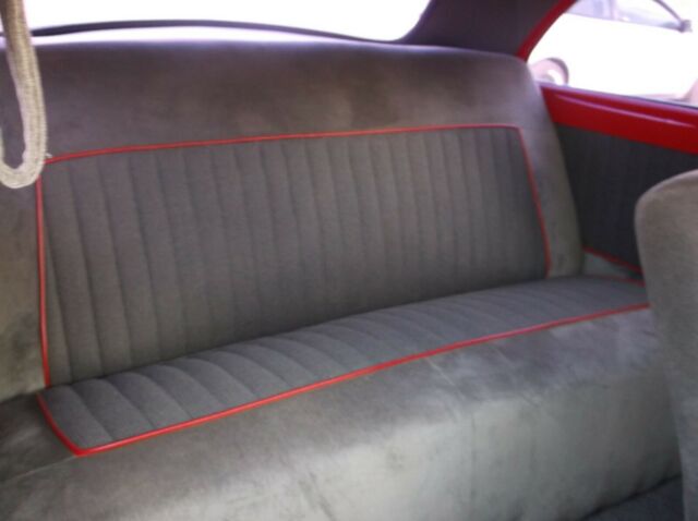 Ford Deluxe 1950 image number 27