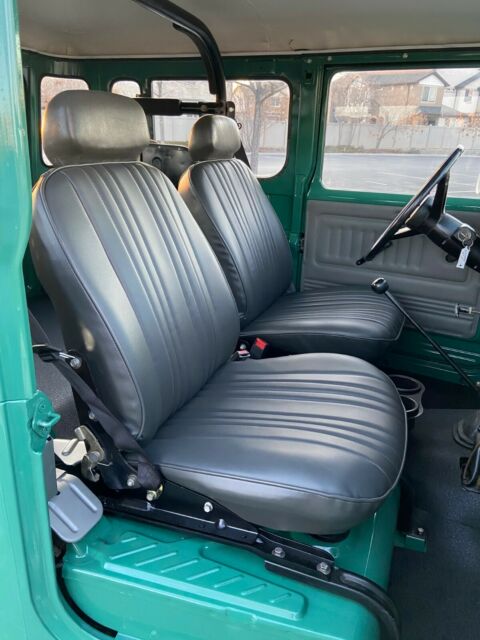Toyota Land Cruiser 1977 image number 32