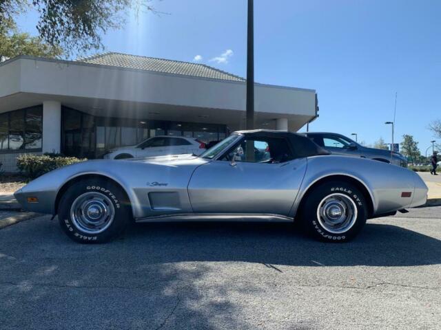 Chevrolet Corvette 1975 image number 0