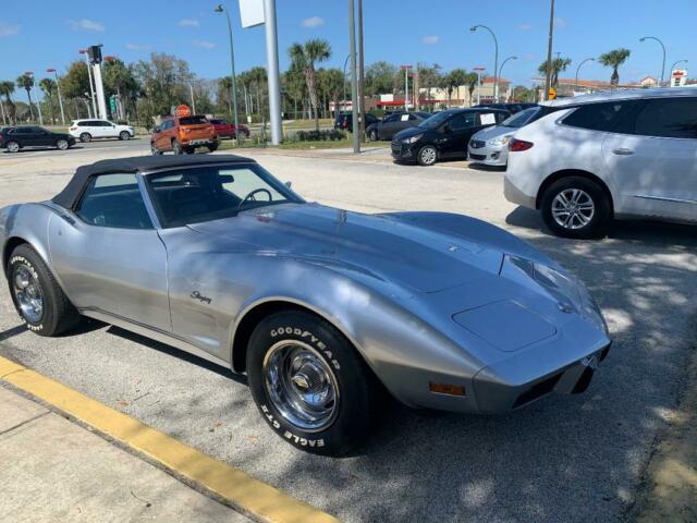 Chevrolet Corvette 1975 image number 2