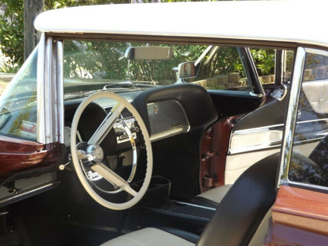 Ford Thunderbird 1960 image number 4