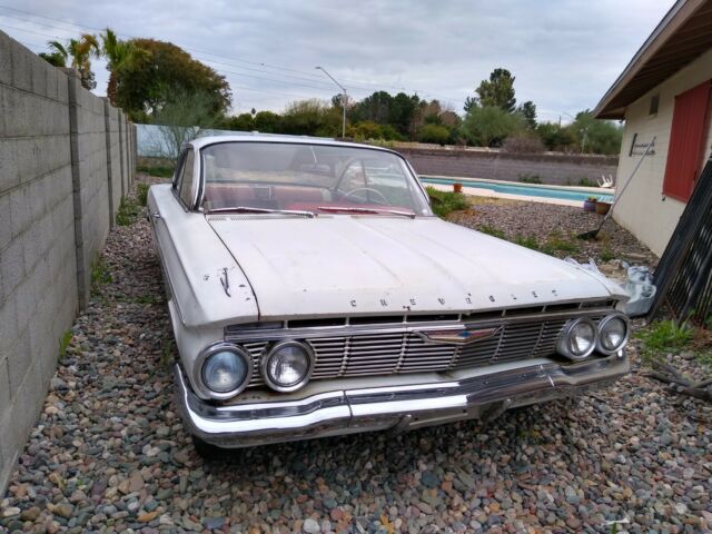 Chevrolet Impala 1961 image number 1