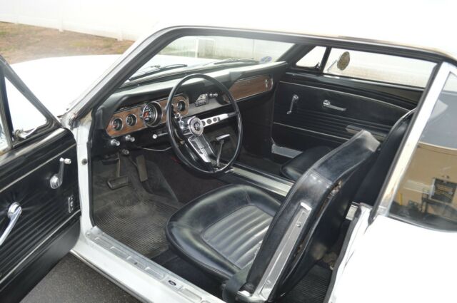 Ford Mustang 1966 image number 29