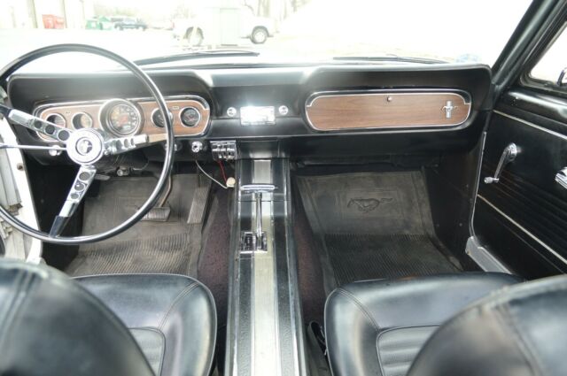 Ford Mustang 1966 image number 31