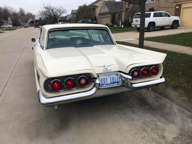 Ford Thunderbird 1960 image number 22