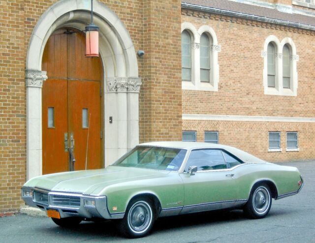 Buick Riviera 1969 image number 1