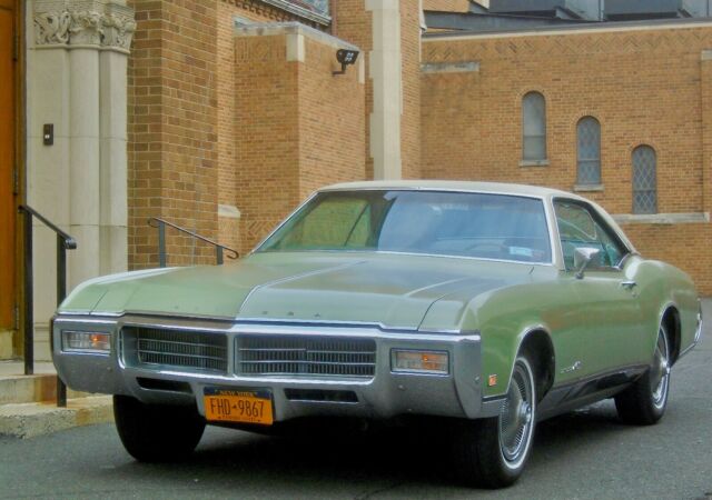 Buick Riviera 1969 image number 3