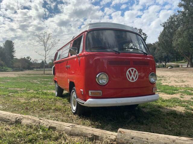 Volkswagen Bus/Vanagon 1971 image number 22