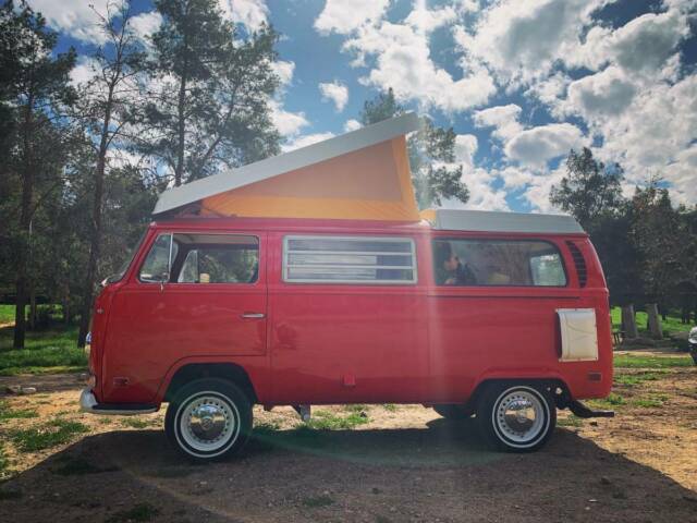 Volkswagen Bus/Vanagon 1971 image number 3