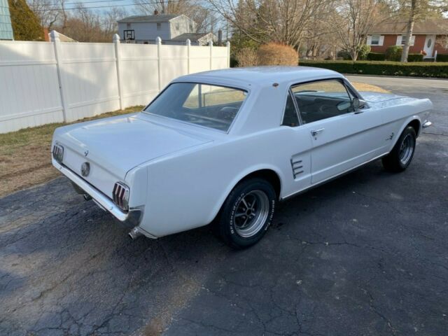 Ford Mustang 1966 image number 4