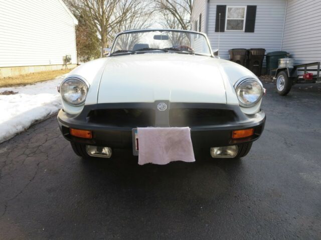 MG MGB 1977 image number 20