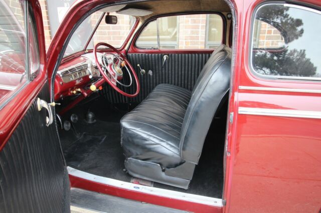 Ford Super Deluxe 1946 image number 37