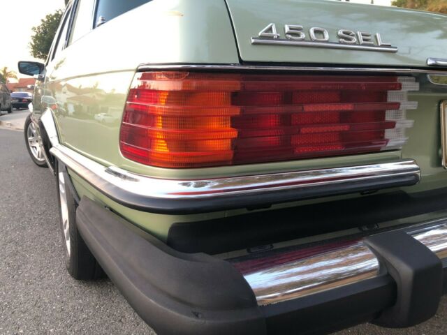Mercedes-Benz SL-Class 1979 image number 14