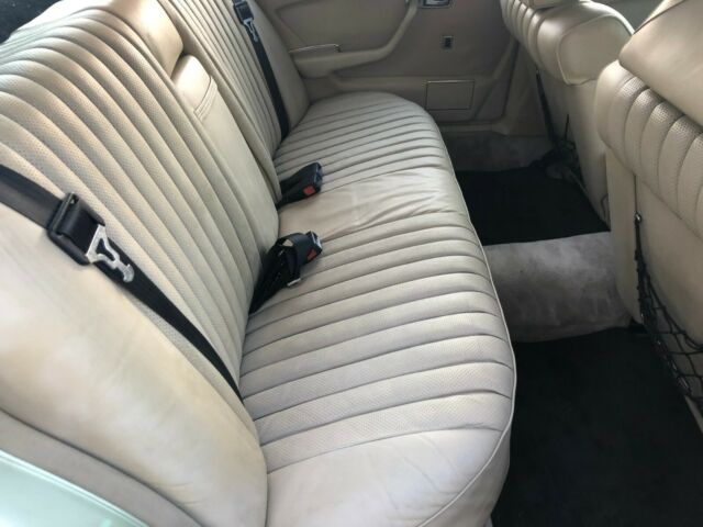 Mercedes-Benz SL-Class 1979 image number 6