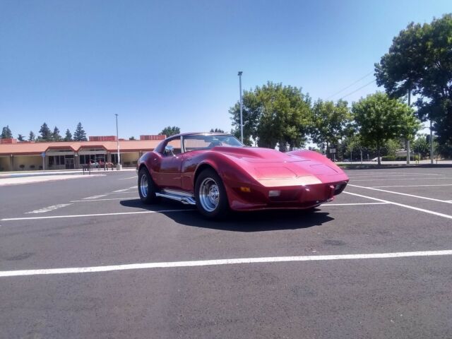 Chevrolet Corvette 1977 image number 1