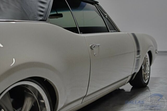 Oldsmobile Cutlass 1968 image number 14