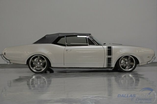 Oldsmobile Cutlass 1968 image number 18