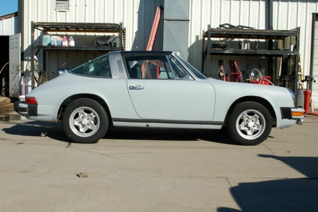Porsche 911 1975 image number 5
