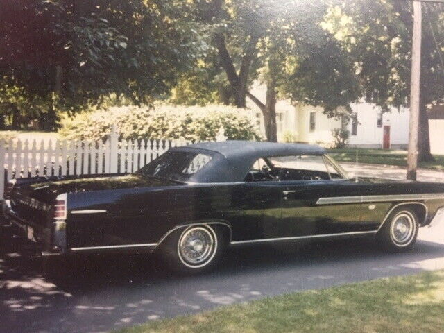 Pontiac Bonneville 1963 image number 0