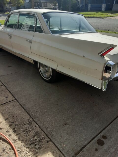 Cadillac Series 62 1962 image number 12