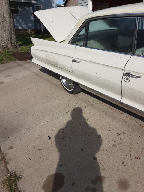 Cadillac Series 62 1962 image number 3