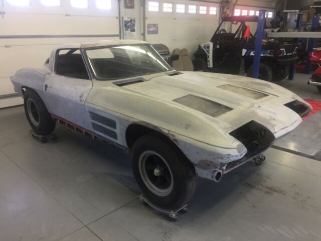Chevrolet Corvette 1963 image number 13