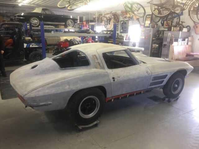 Chevrolet Corvette 1963 image number 9