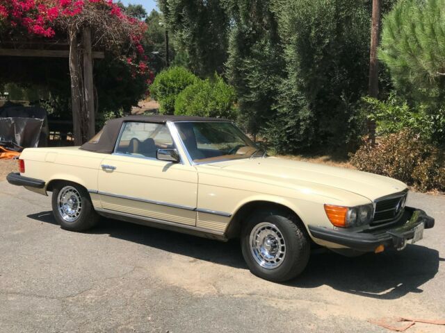 Mercedes-Benz SL-Class 1978 image number 17