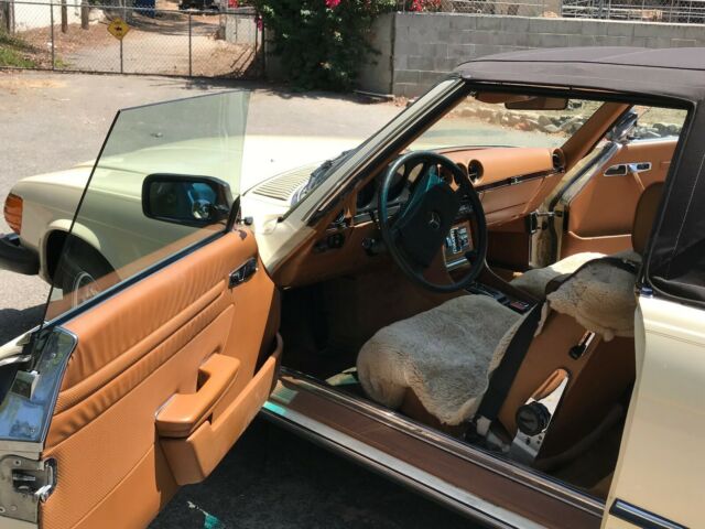 Mercedes-Benz SL-Class 1978 image number 26