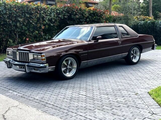 Pontiac Bonneville 1979 image number 0