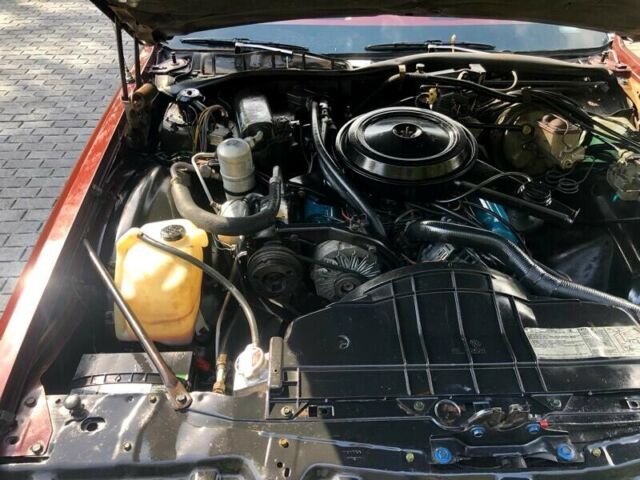 Pontiac Bonneville 1979 image number 20