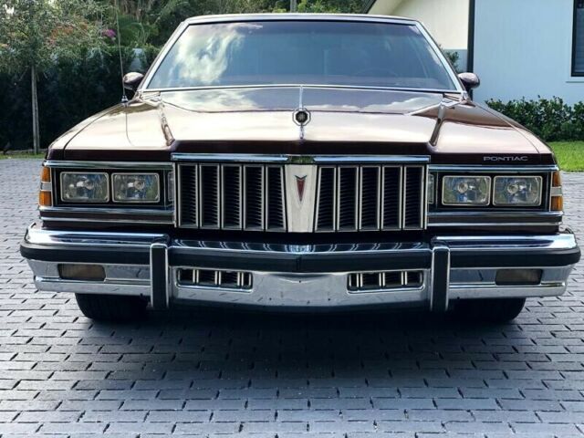 Pontiac Bonneville 1979 image number 25