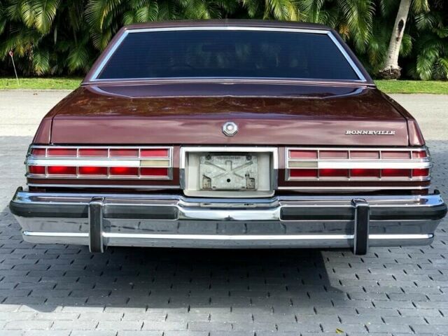 Pontiac Bonneville 1979 image number 28