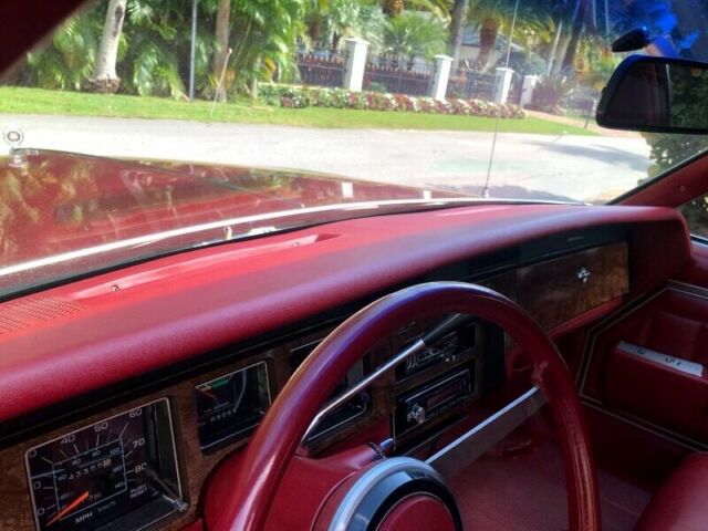 Pontiac Bonneville 1979 image number 35