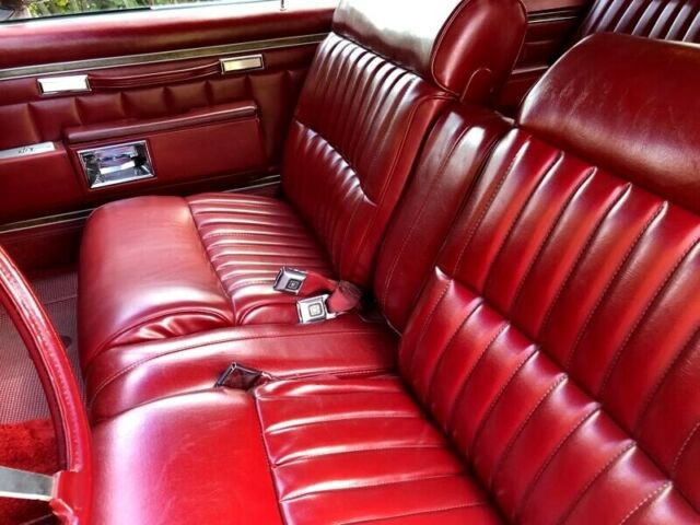 Pontiac Bonneville 1979 image number 38