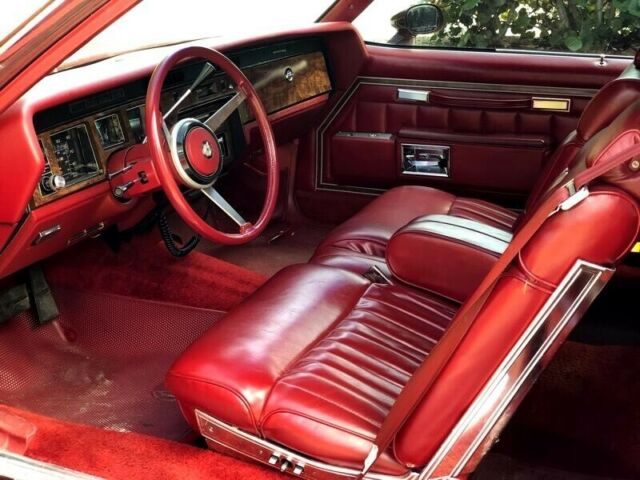 Pontiac Bonneville 1979 image number 7