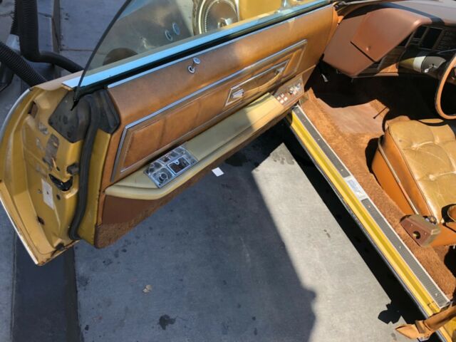 Lincoln Continental 1972 image number 13