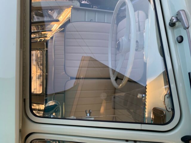 Volkswagen Bus/Vanagon 1964 image number 11