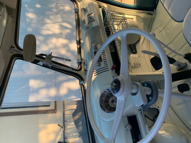 Volkswagen Bus/Vanagon 1964 image number 33