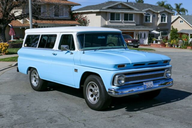 Chevrolet Suburban 1966 image number 0