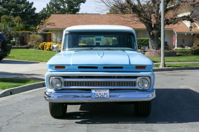 Chevrolet Suburban 1966 image number 20