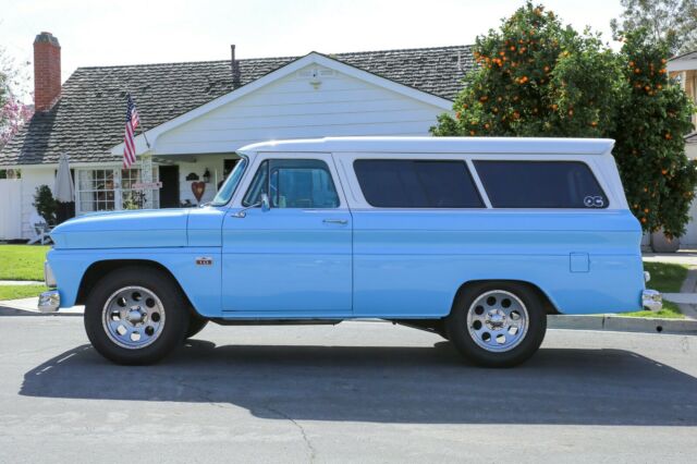 Chevrolet Suburban 1966 image number 3