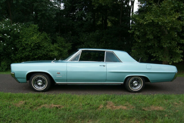 Pontiac Grand Prix 1964 image number 1