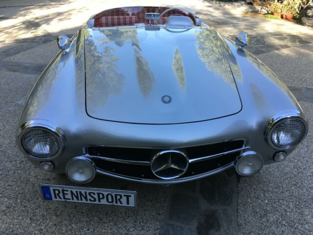 Mercedes-Benz SL-Class 1961 image number 2