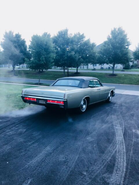 Lincoln Continental 1967 image number 28