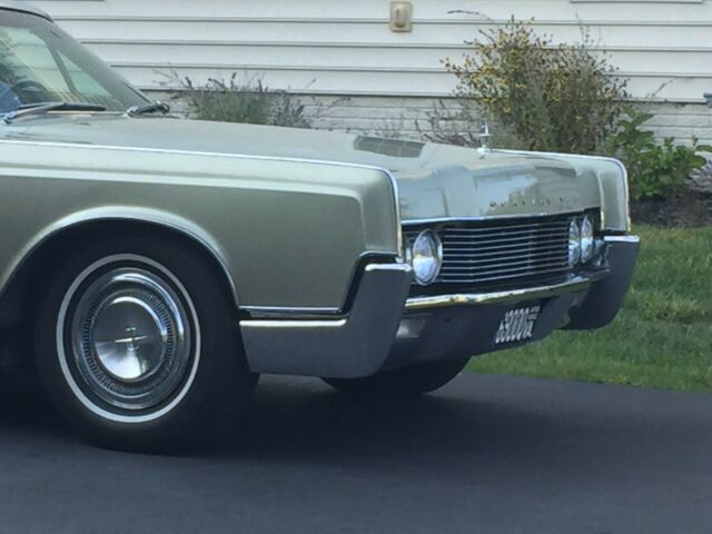Lincoln Continental 1967 image number 31