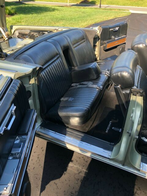 Lincoln Continental 1967 image number 39